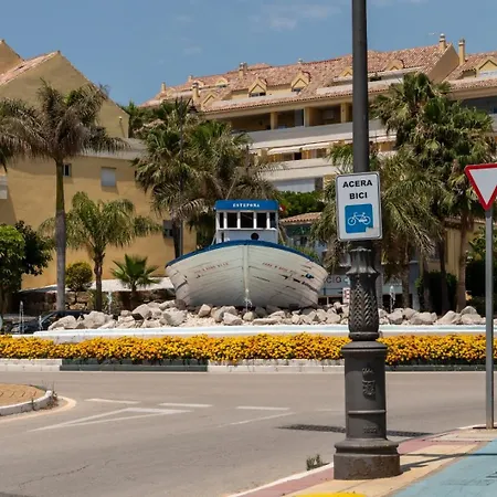 Lagoon Alcazaba, 2bdr, Ac, Parking, Pool * エステポナ