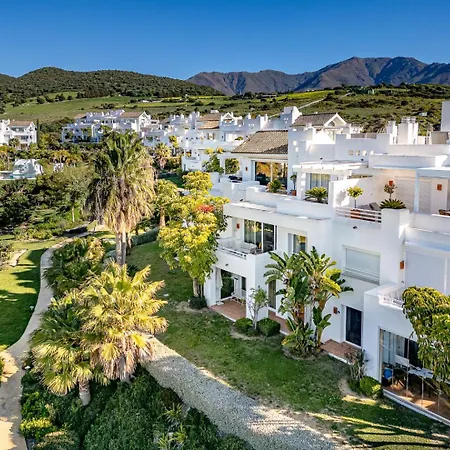 Lagoon Alcazaba, 2bdr, Ac, Parking, Pool * Estepona