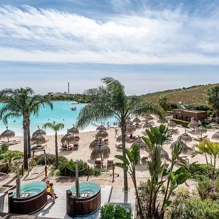 Lagoon Alcazaba, 2bdr, Ac, Parking, Pool 아파트 에스테포나
