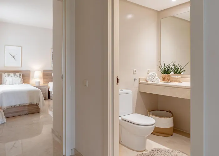 Lagoon Alcazaba, 2bdr, Ac, Parking, Pool エステポナ