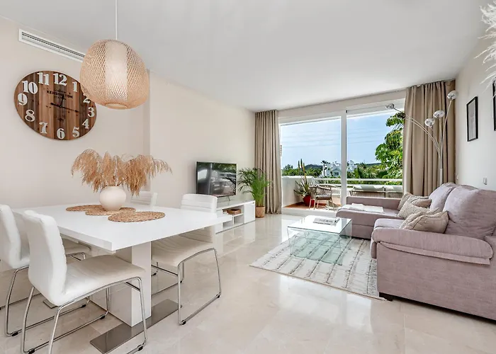 Lagoon Alcazaba, 2bdr, Ac, Parking, Pool エステポナ