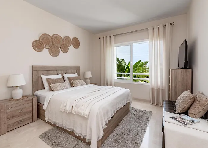 Lagoon Alcazaba, 2bdr, Ac, Parking, Pool * エステポナ